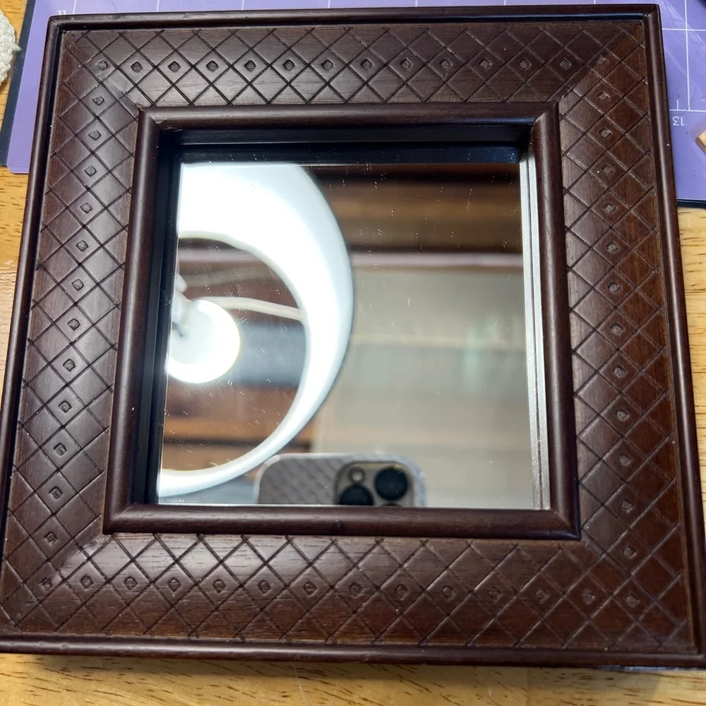 Thomasville Wood Picture Frame Set of 2, Picture size. 4 x 4